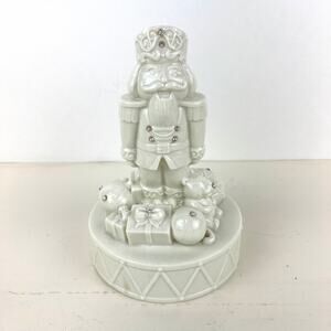 Sankyo Nutcracker Soldier Music Box Deck The Halls